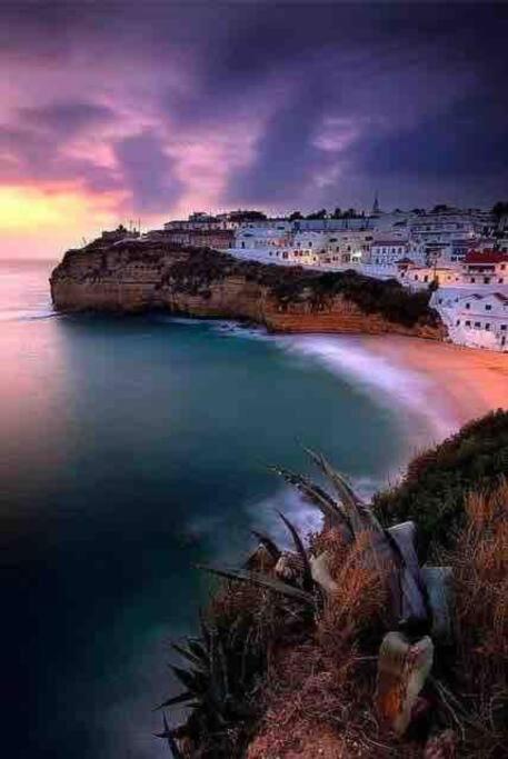 Spacious Two Bedroom Apt, 200M From The Beach Carvoeiro  Exterior foto