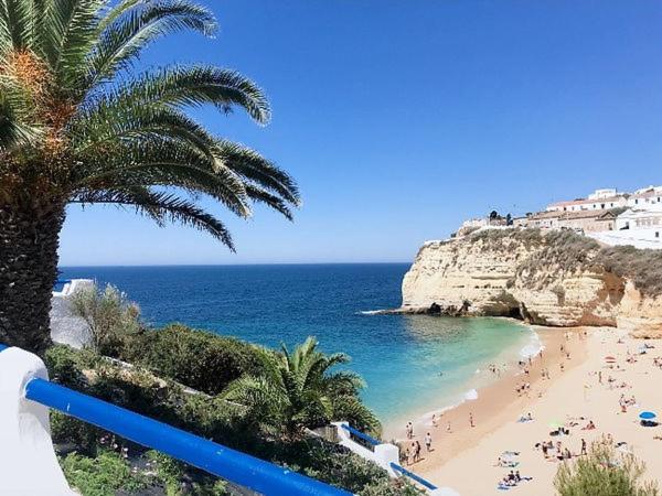Spacious Two Bedroom Apt, 200M From The Beach Carvoeiro  Exterior foto