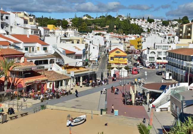 Spacious Two Bedroom Apt, 200M From The Beach Carvoeiro  Exterior foto