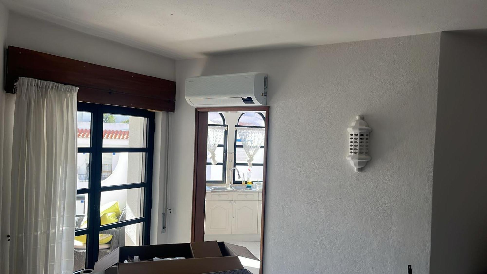 Spacious Two Bedroom Apt, 200M From The Beach Carvoeiro  Exterior foto
